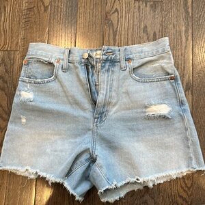 Madewell the mom Jean short size 27